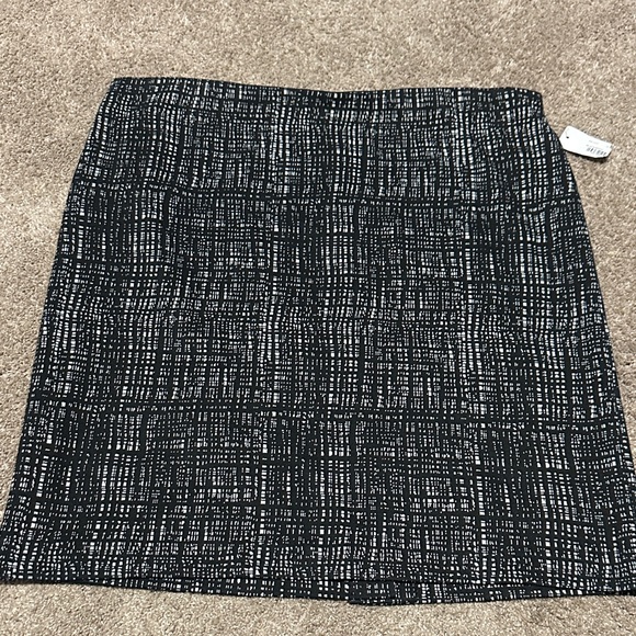 Worthington Dresses & Skirts - Sorting Patterned Women's Skirt